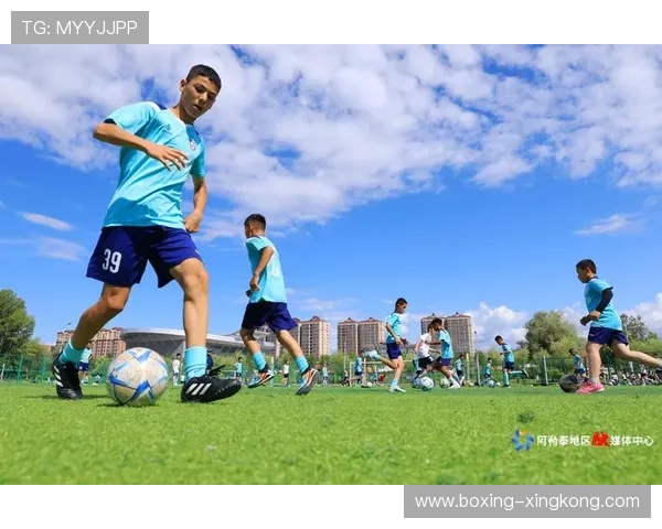 聚焦足球场上的15号球星：技术风采与赛场传奇的完美融合