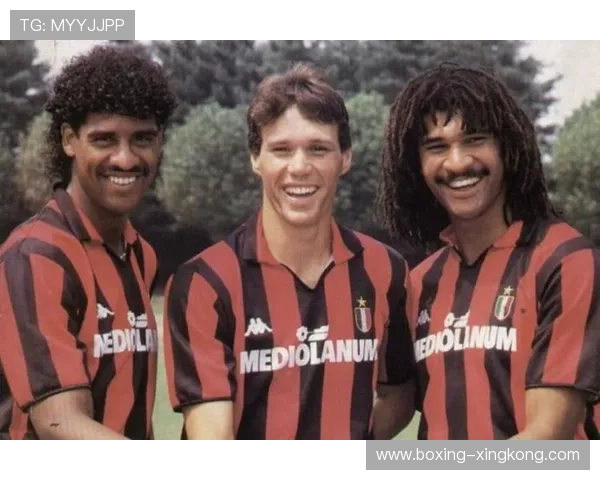 荷兰足球三剑客传奇人物挂画展现足球辉煌岁月